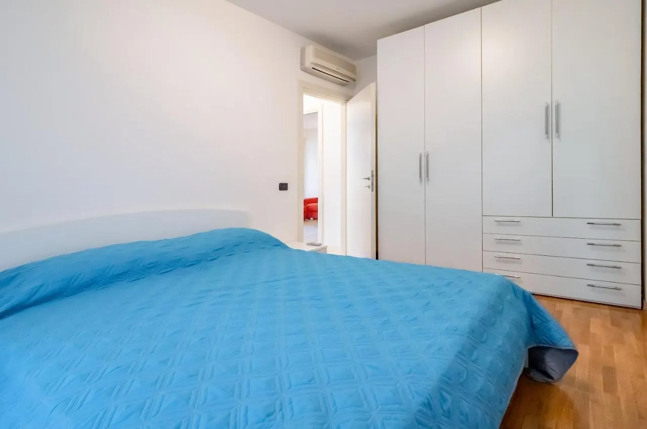 Piana Di Solaro Modern Flat & Swimming Pool Apartment Lerici